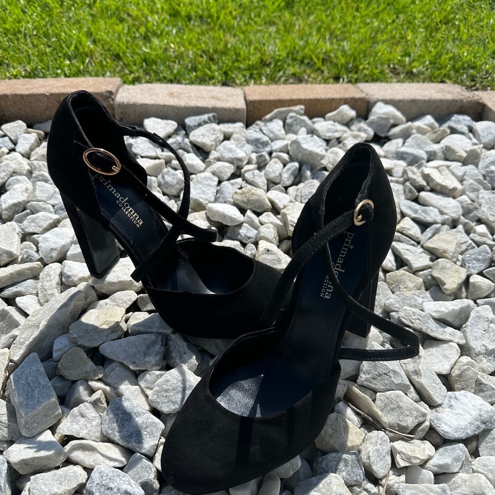 women’s high heel shoes